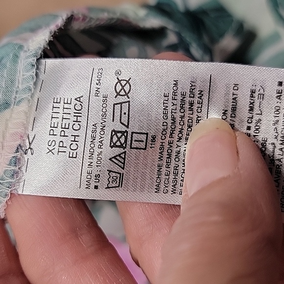 Old Navy Size XSP Patterned V Neck Cutout Tank Top, NEW With Tag - Picture 13 of 13